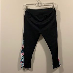Black leggings with floral details